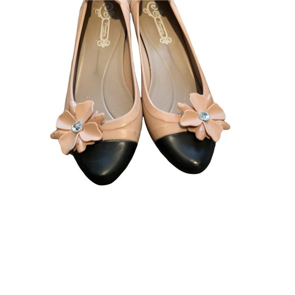 PARAISO by Bella VIta All Weather Nude & Black Rubber  Flower Flat Shoe-Size 7 - Picture 10 of 11